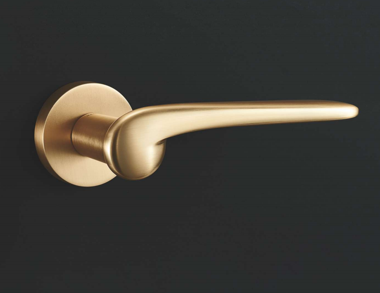 DOOR HANDLE